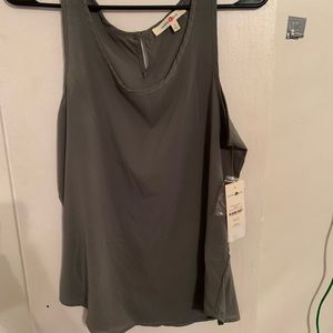 High low tank. M. NWT